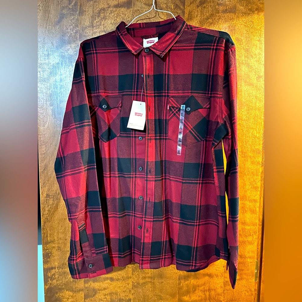 Levi’s Long Sleeve button down shirt NWT XL